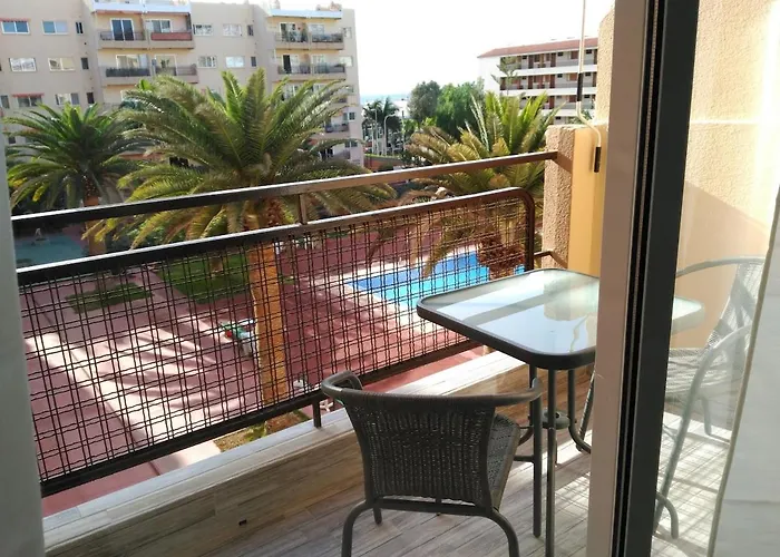 Cris Sol Poolside Los Cristianos (Tenerife)